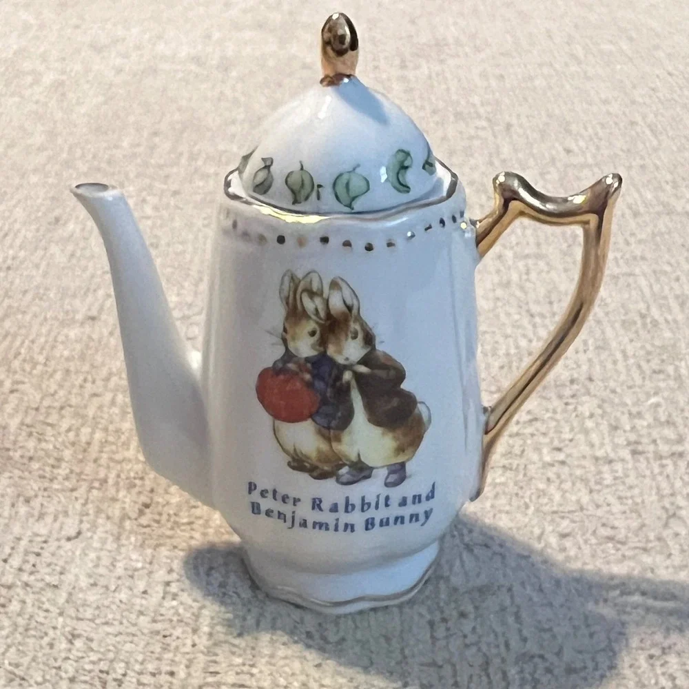 Beatrix Potter Peter Rabbit Benjamin Bunny 10 Piece Mini Tea Set Porcelain Gold